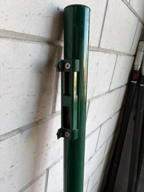 Enkele tuinpoort 90 x 100 cm met ronde palen – RAL6005 – 2e keus