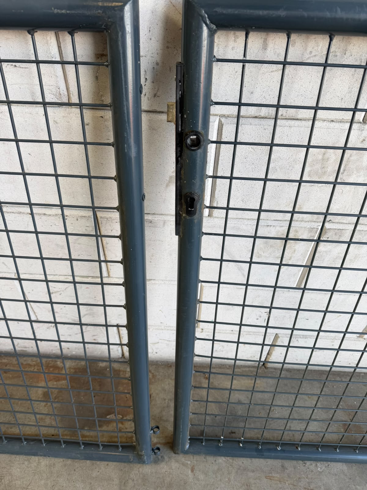 Dubbele tuinpoort 300 × 100 cm – RAL7016 antraciet – 2e keus