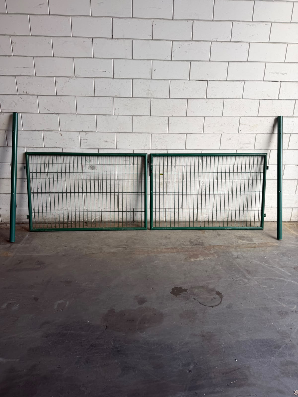 Dubbele tuinpoort 300 × 100 cm – RAL6005 mosgroen – 2e keus