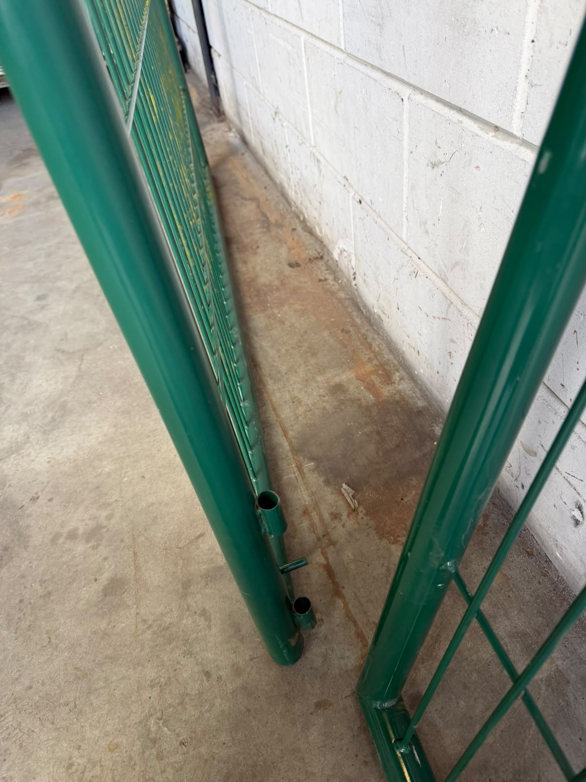 Dubbele tuinpoort 300 × 100 cm – RAL6005 mosgroen – 2e keus